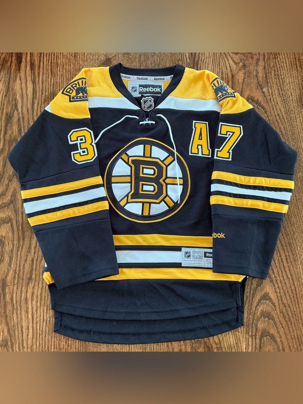 Reebok Kids Boston Bruins Black & Gold Hockey Jersey
